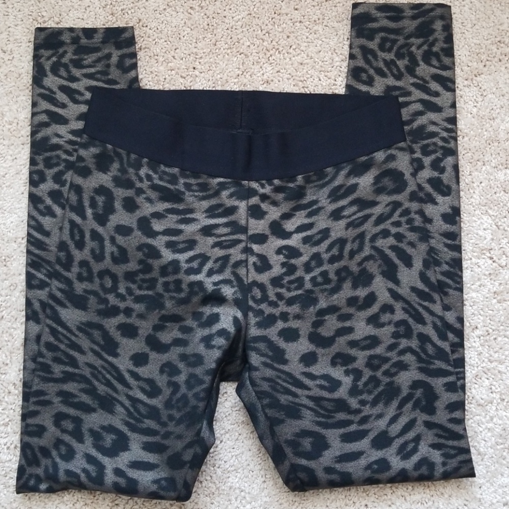 Very Nice Hue Leopard Print Legging Sz Mediun - Picture 1 of 6